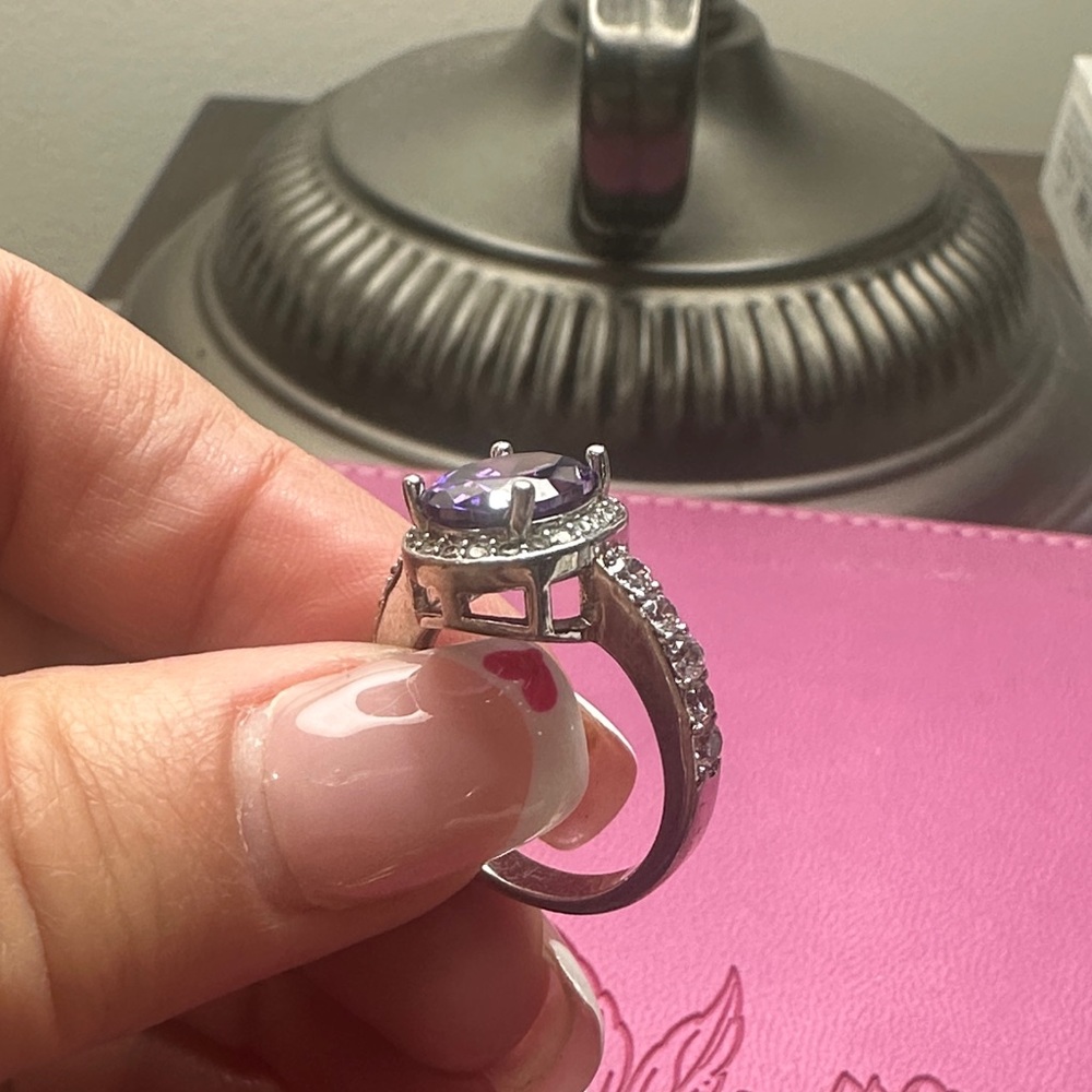 Elegant Purple Gemstone Silver Ring - Picture 3 of 5